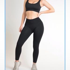 Black Ribbed Workout Leggings